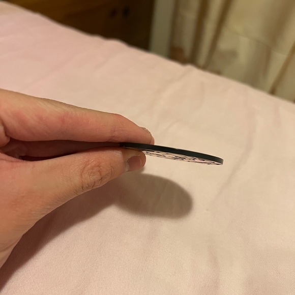 Pokemon Gold Coin - Picture 4 of 4